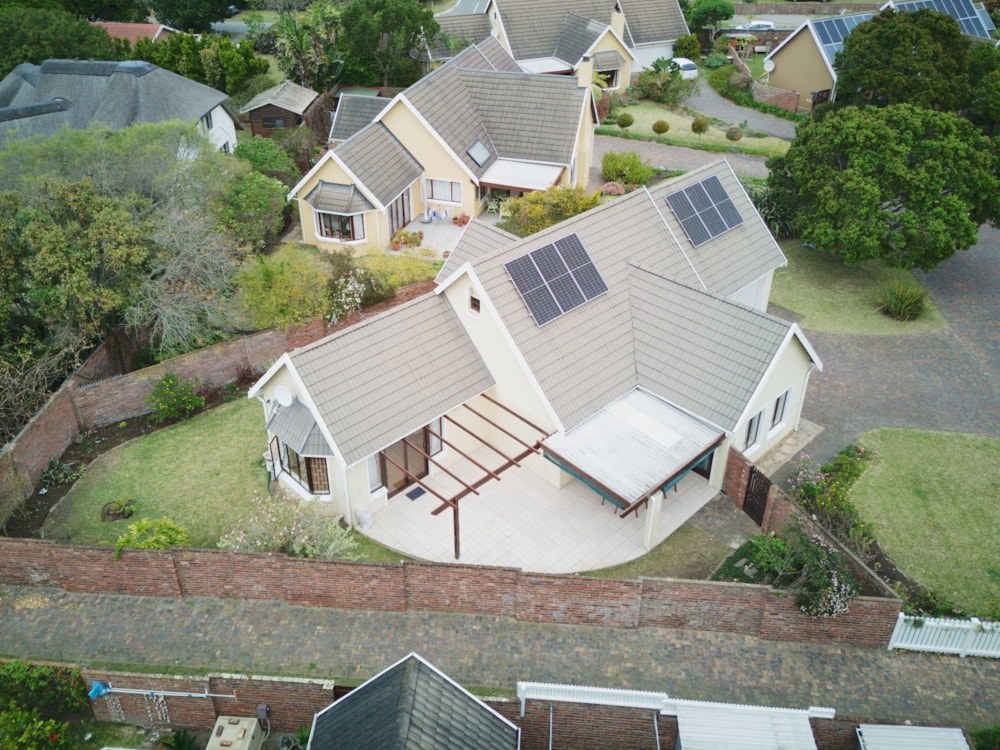 Security complex home let in The Island - 1SH1712415 Security complex home let in The Island - 1SH1712415