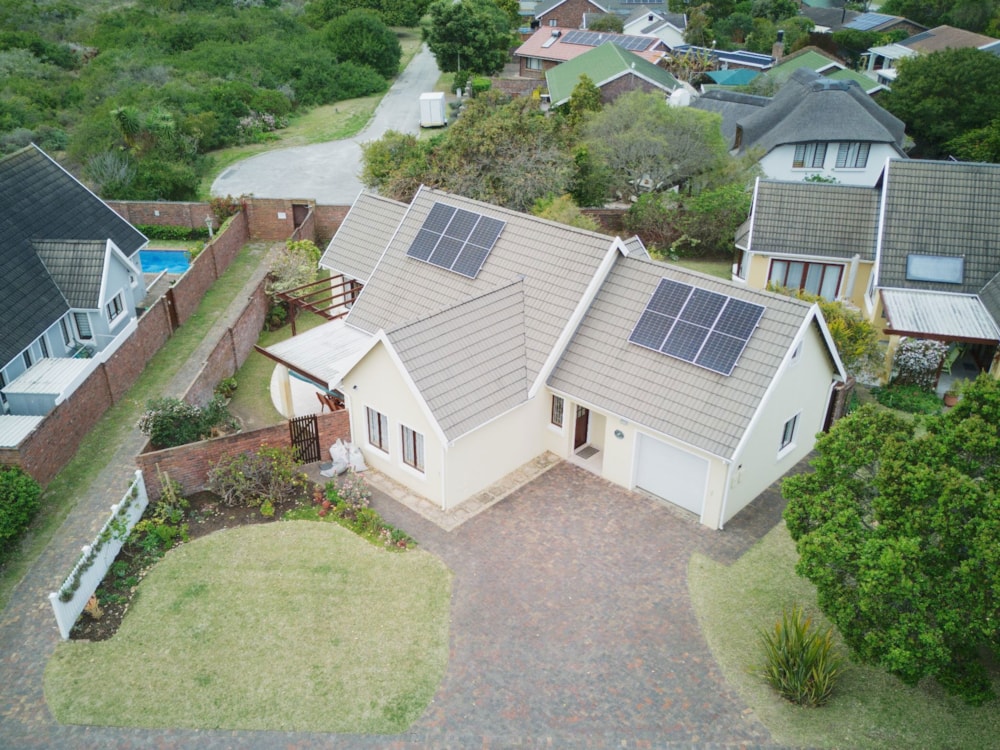 Security complex home let in The Island - 1SH1712415 Security complex home let in The Island - 1SH1712415