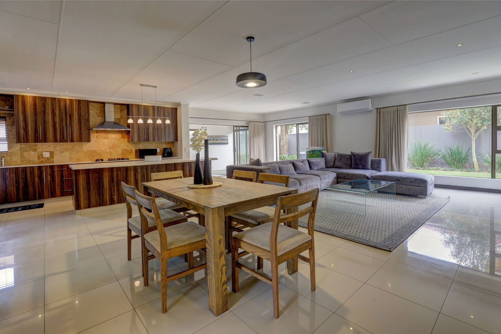 Security estate home let in Earl's Court - GEO1683837