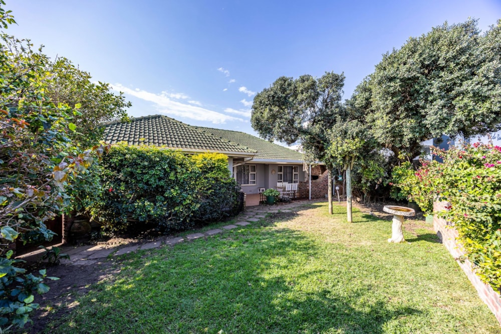 Residential complex for sale in Gonubie - 1EZ1710159 Residential complex for sale in Gonubie - 1EZ1710159