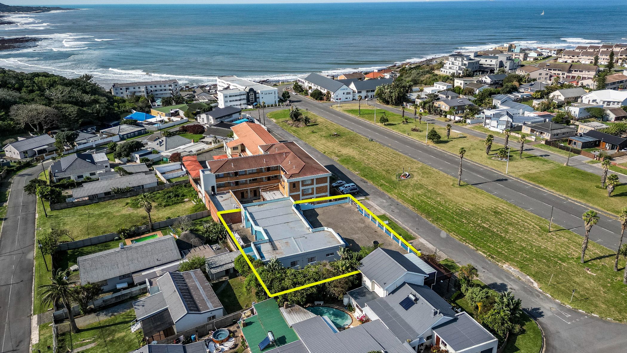 Residential complex for sale in Gonubie - 1EZ1709746