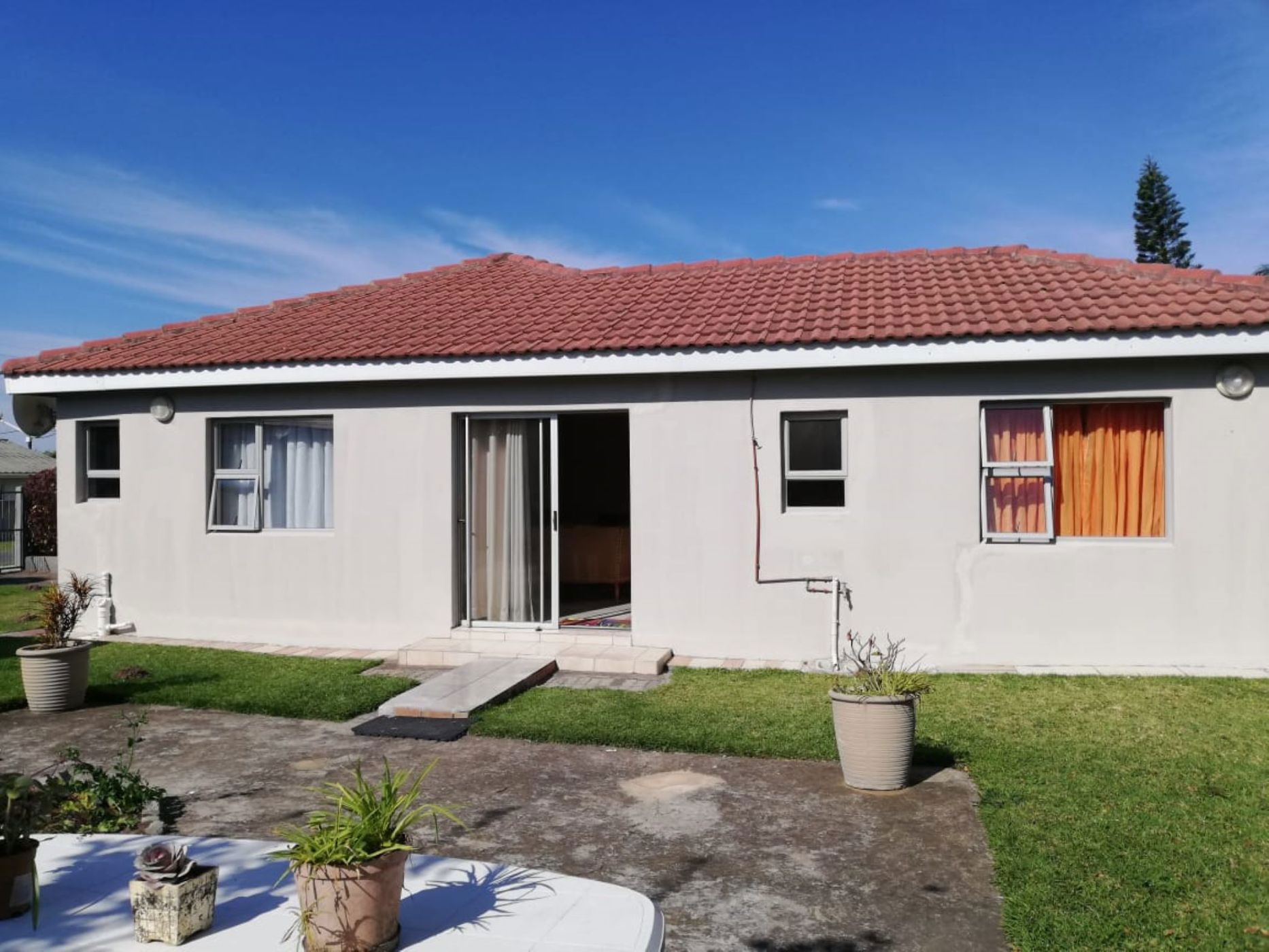 Garden apartment to rent in Gonubie - 1EZ1736304