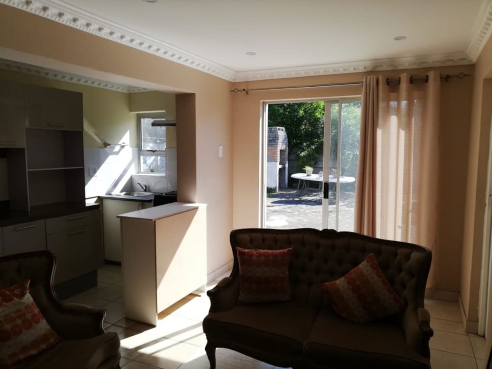 Garden apartment to rent in Gonubie - 1EZ1736304