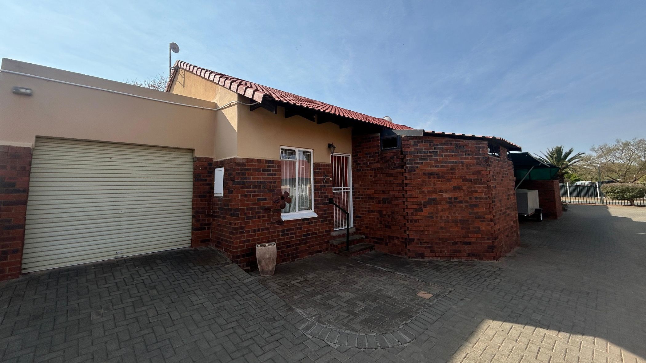 Townhouse for sale in Pellissier - 1BX1712413