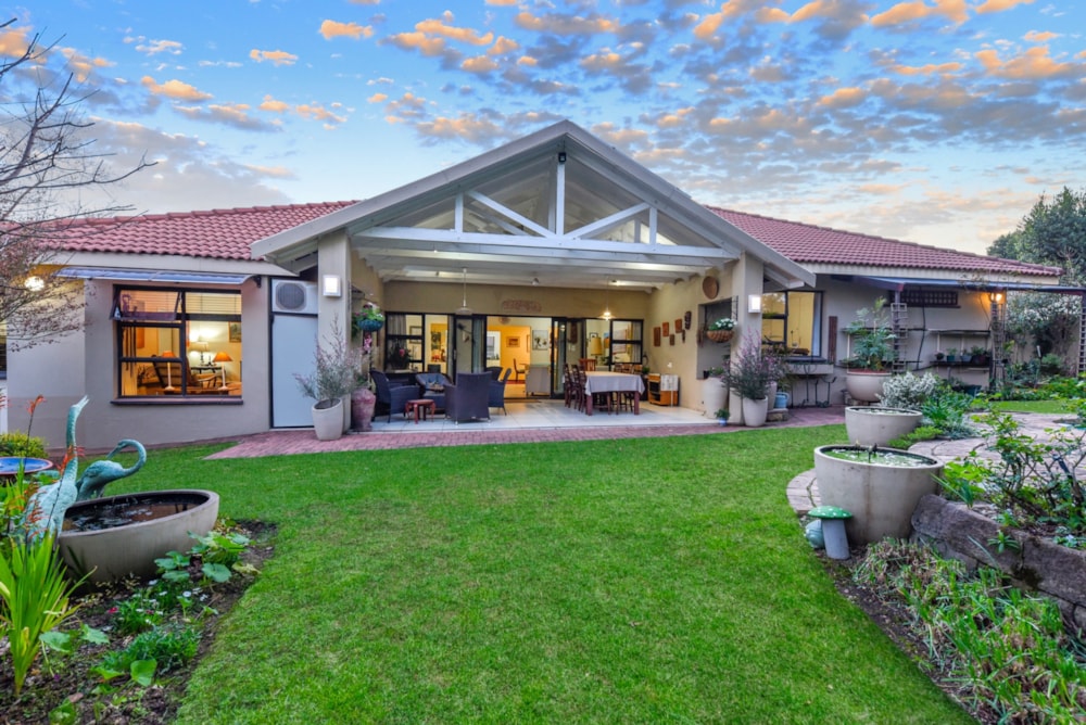 Security estate home for sale in Cedar Lakes - FW1712691 Security estate home for sale in Cedar Lakes - FW1712691