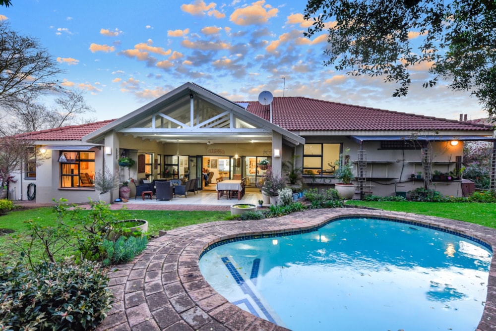 Security estate home for sale in Cedar Lakes - FW1712691 Security estate home for sale in Cedar Lakes - FW1712691