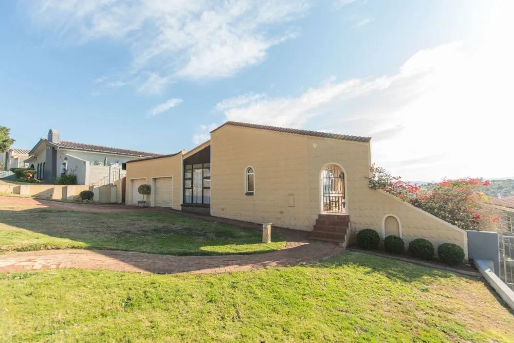 House sold in Van Riebeeck Hoogte - 1UK1710714
