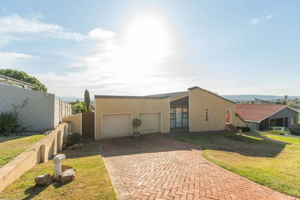 House sold in Van Riebeeck Hoogte - 1UK1710714