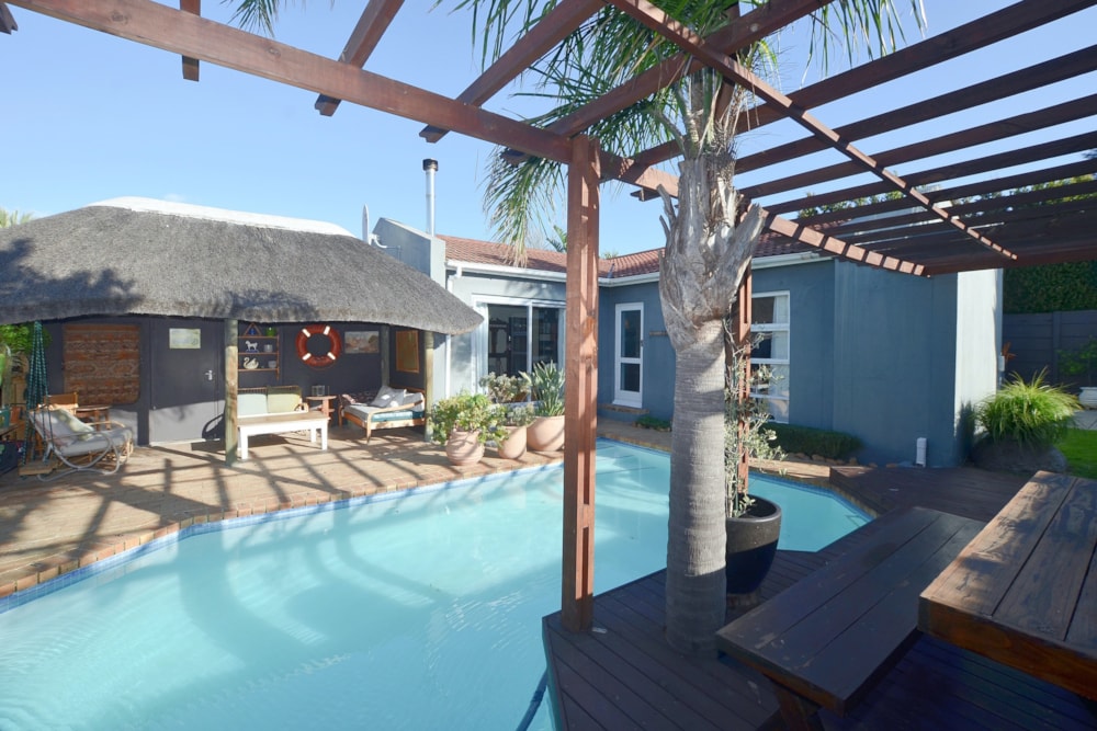 Security estate home sold in Table View - 1TV1712141 Security estate home sold in Table View - 1TV1712141