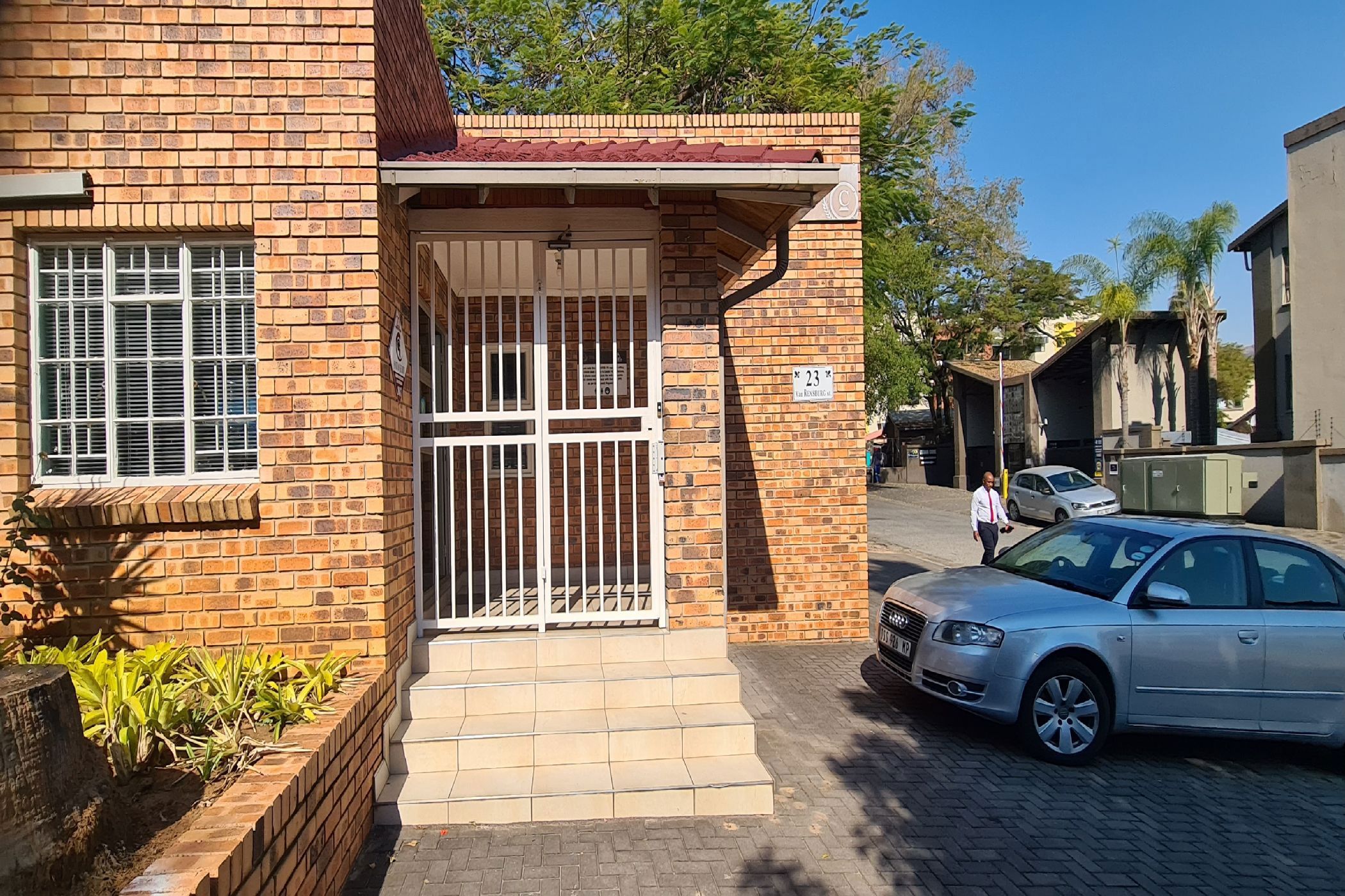 Commercial office to rent in Sonheuwel - 1NS1265390