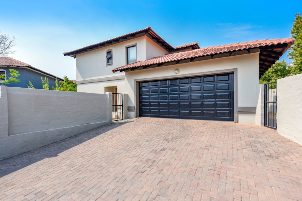 Double-storey cluster for sale in Broadacres - FW1712758 Double-storey cluster for sale in Broadacres - FW1712758