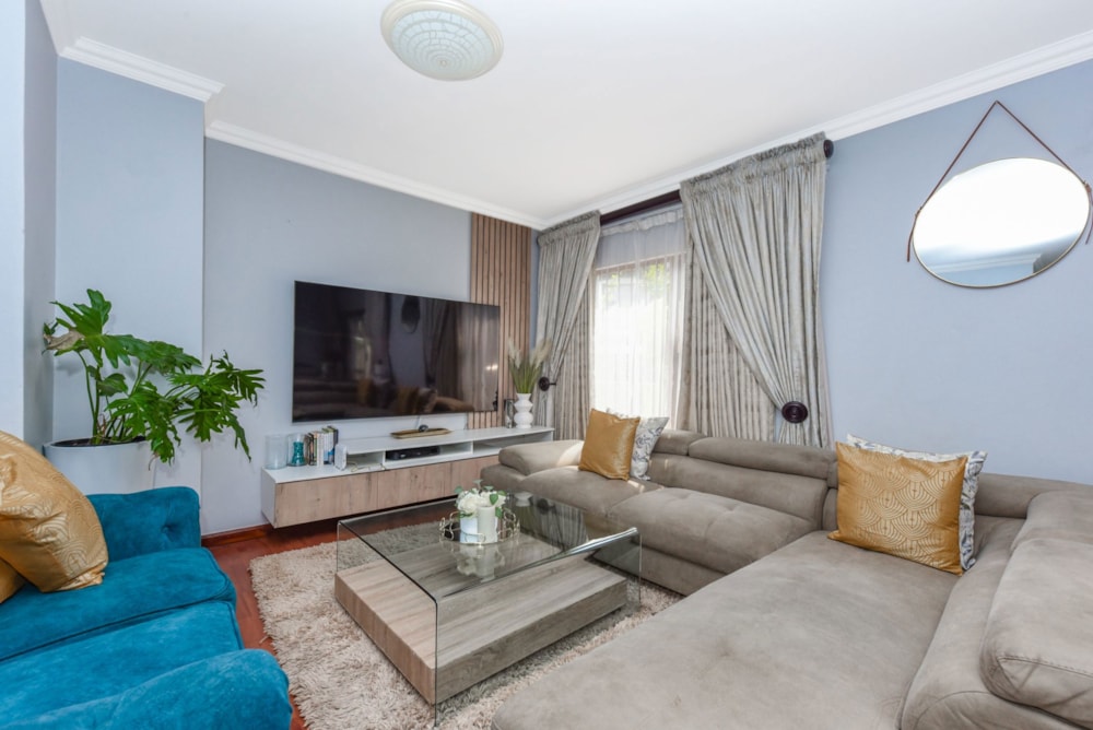 Double-storey cluster for sale in Broadacres - FW1712758 Double-storey cluster for sale in Broadacres - FW1712758