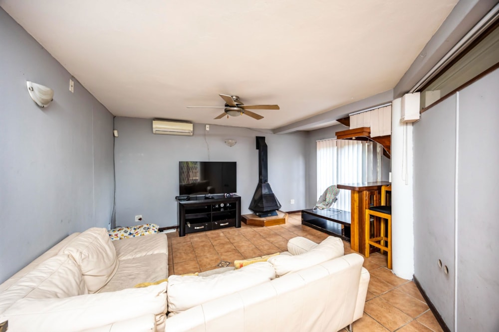 Townhouse for sale in Nahoon Valley Park - 1EZ1711464 Townhouse for sale in Nahoon Valley Park - 1EZ1711464