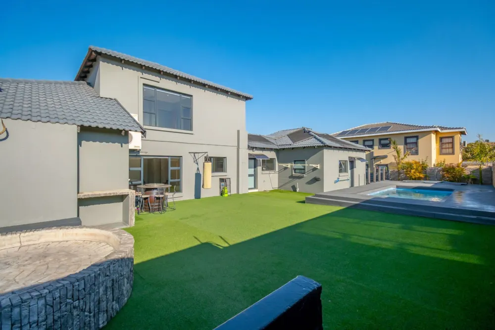 Security estate home sold in Chancliff Ridge - 1KR1713000 Security estate home sold in Chancliff Ridge - 1KR1713000
