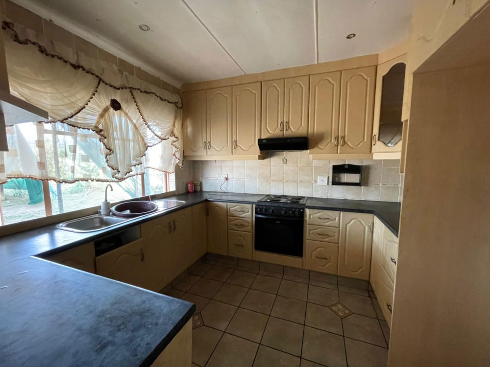 Single-storey house for sale in Bisley - 1PM1711541