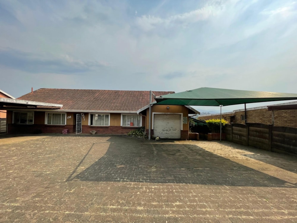 Single-storey house for sale in Bisley - 1PM1711541