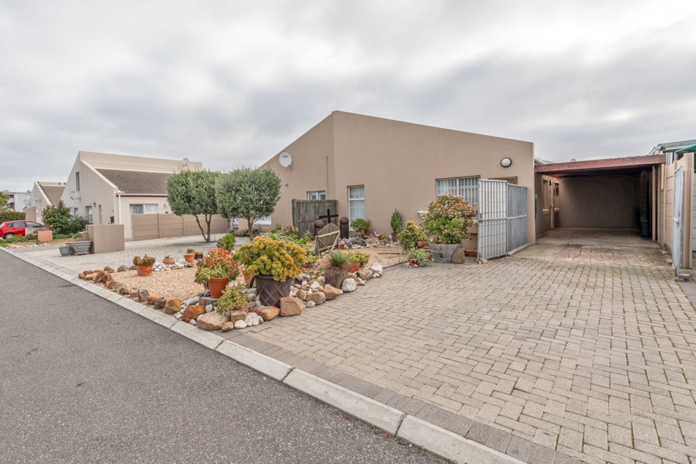 Security complex home sold in Melkbosstrand - 1TV1710020 Security complex home sold in Melkbosstrand - 1TV1710020