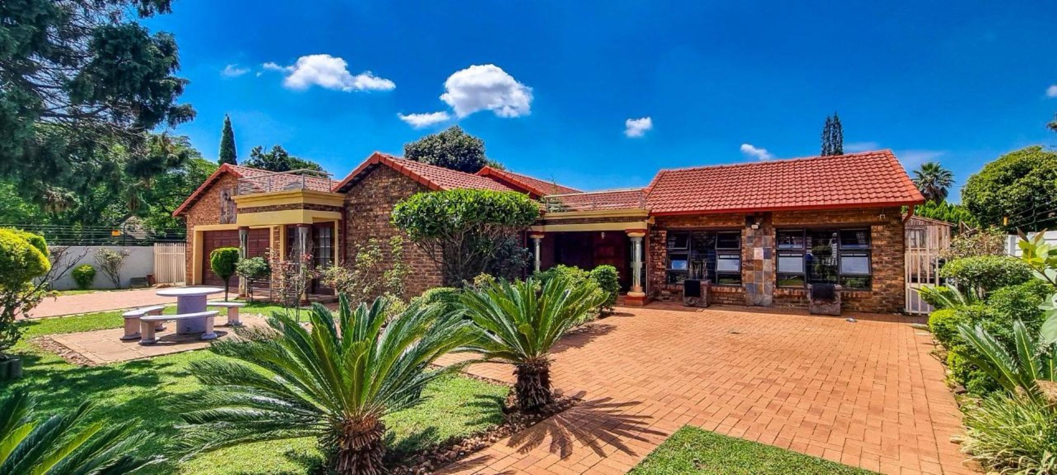 House for sale in Crystal Park - EN1711276