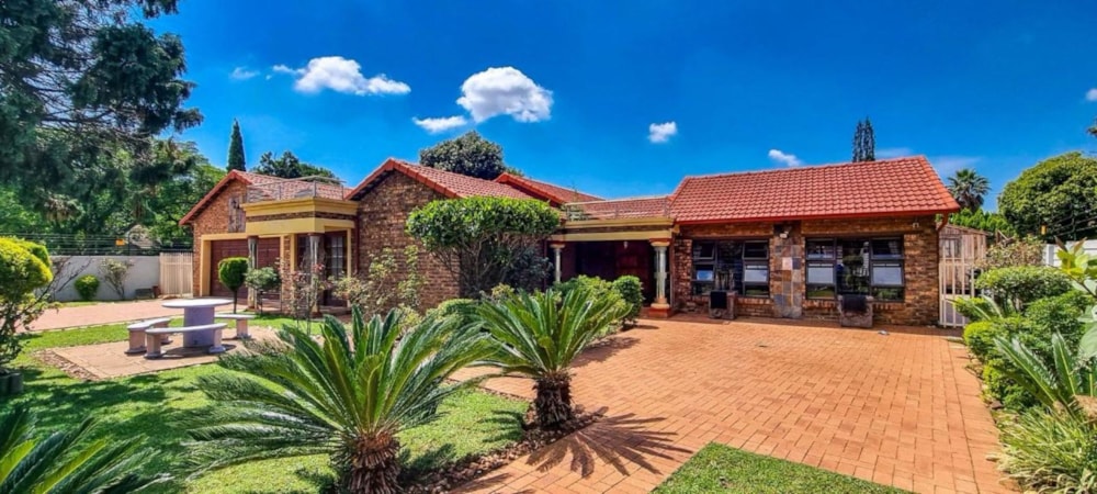 House for sale in Crystal Park - EN1711276