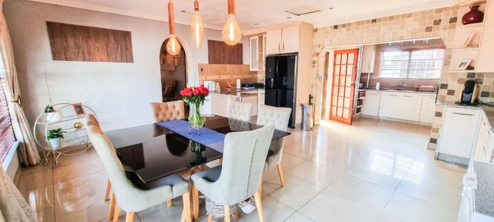 House for sale in Crystal Park - EN1711276