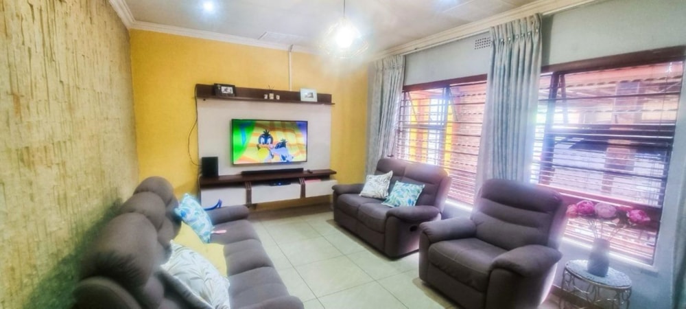 House for sale in Crystal Park - EN1711276