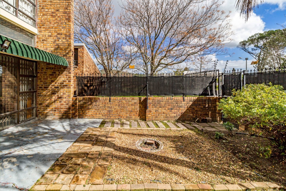 Apartment for sale in Stellenbosch Central - ST1711553 Apartment for sale in Stellenbosch Central - ST1711553