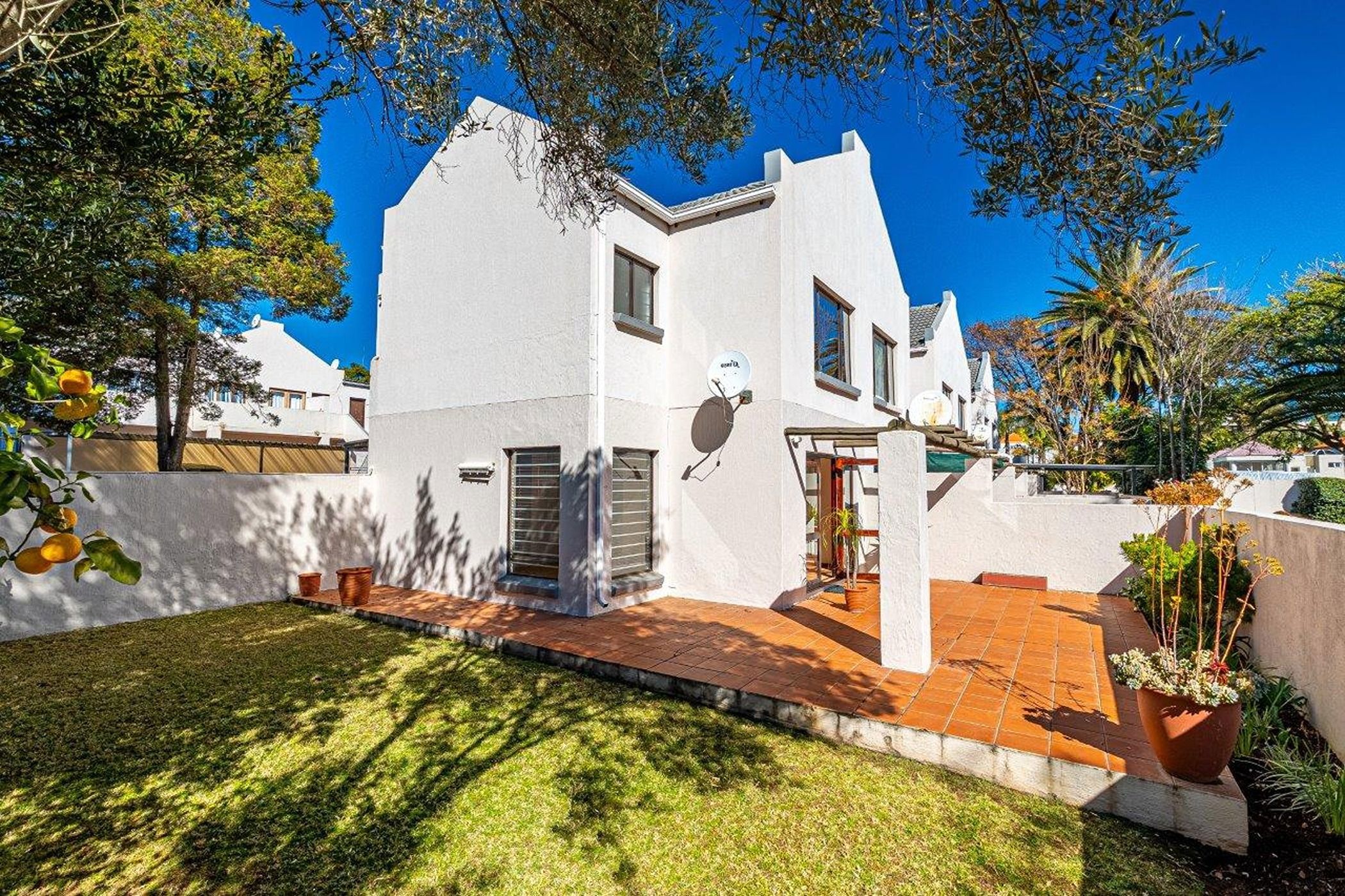 Townhouse for sale in Sandown, Sandton - HP1710716