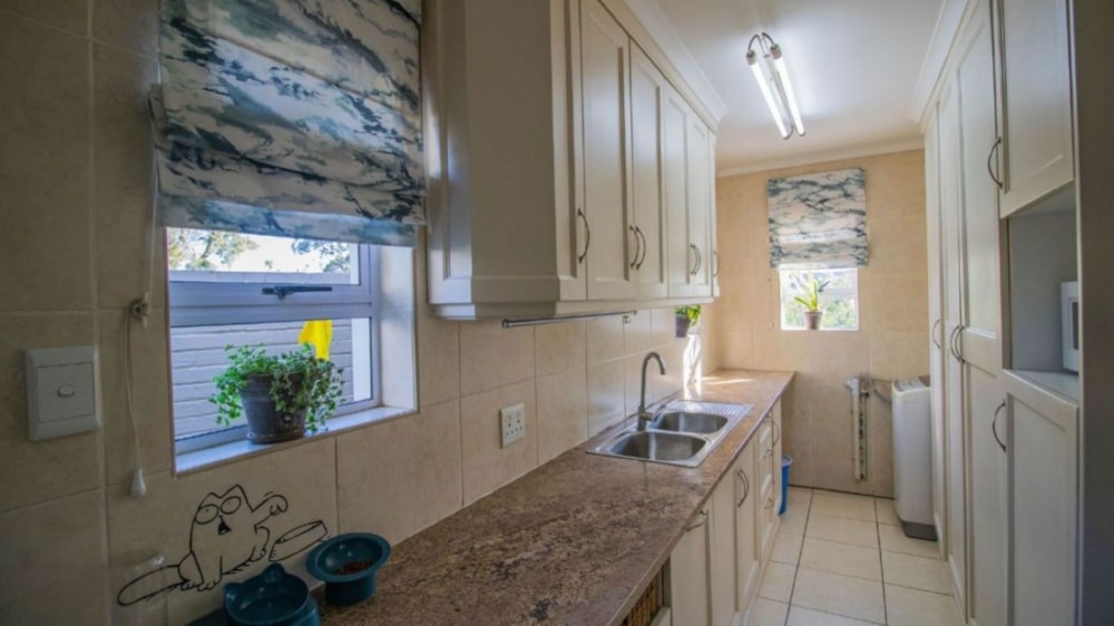 House for sale in Abbotsford, East London - 1EZ1709847