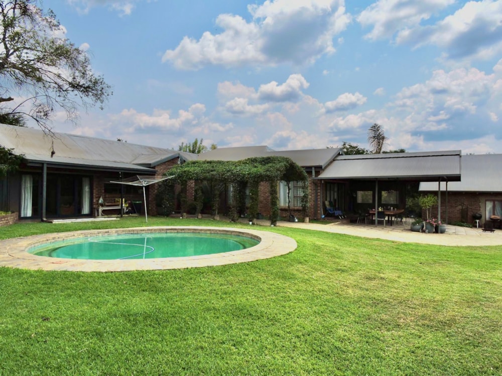 Mixed use farm for sale in Zeerust - 1RU1599733