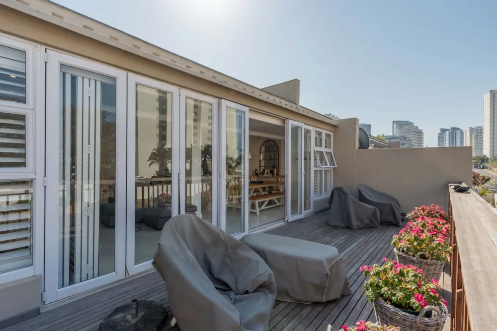 Apartment for sale in uMhlanga Rocks - 1ND1711102 Apartment for sale in uMhlanga Rocks - 1ND1711102