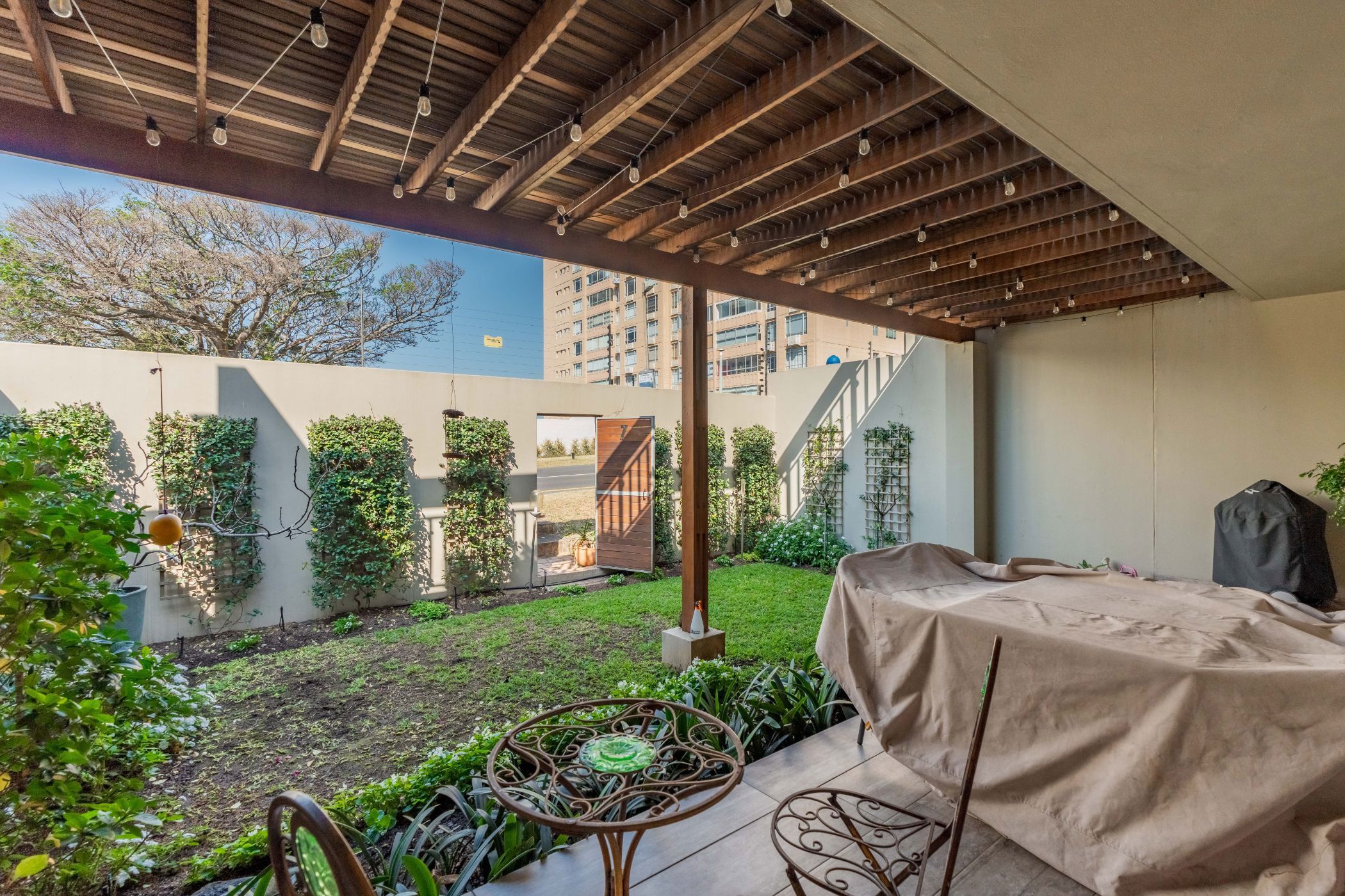 Apartment for sale in uMhlanga Rocks - 1ND1711102