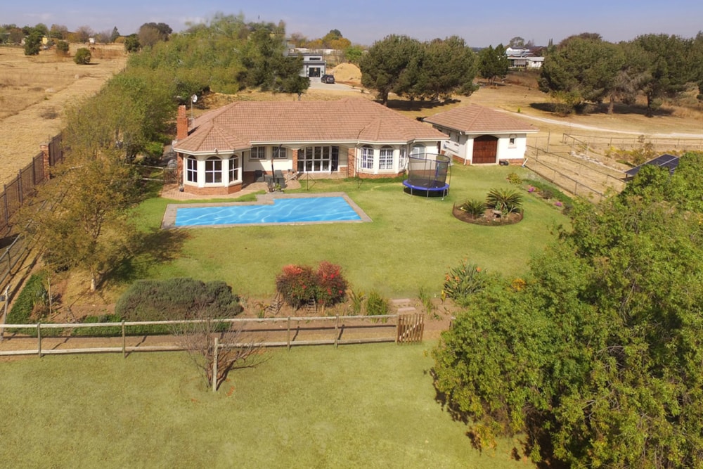 Security estate home for sale in Sun Valley, Midrand - MR1709580