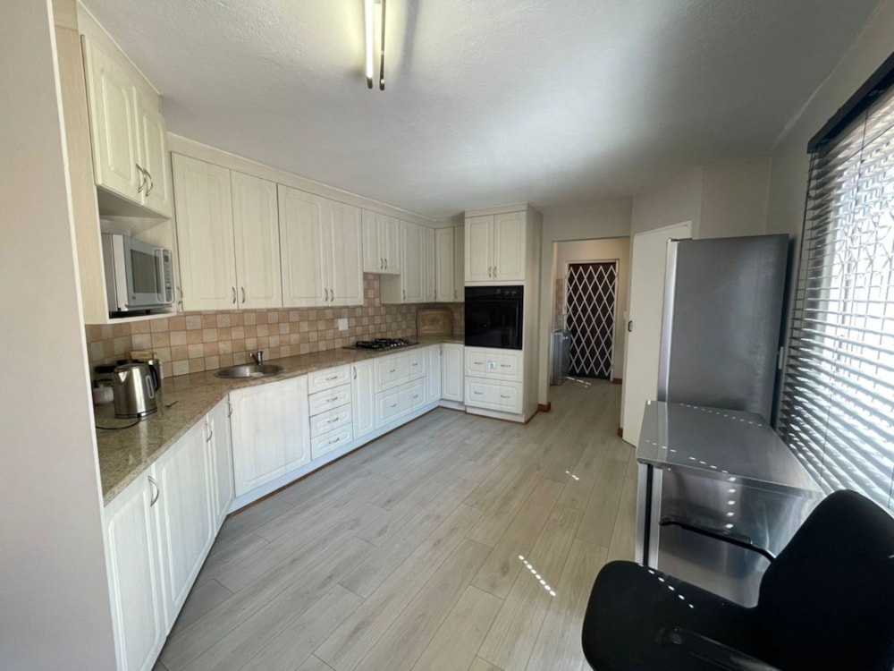 House for sale in Zwartkop - CN1712587 House for sale in Zwartkop - CN1712587