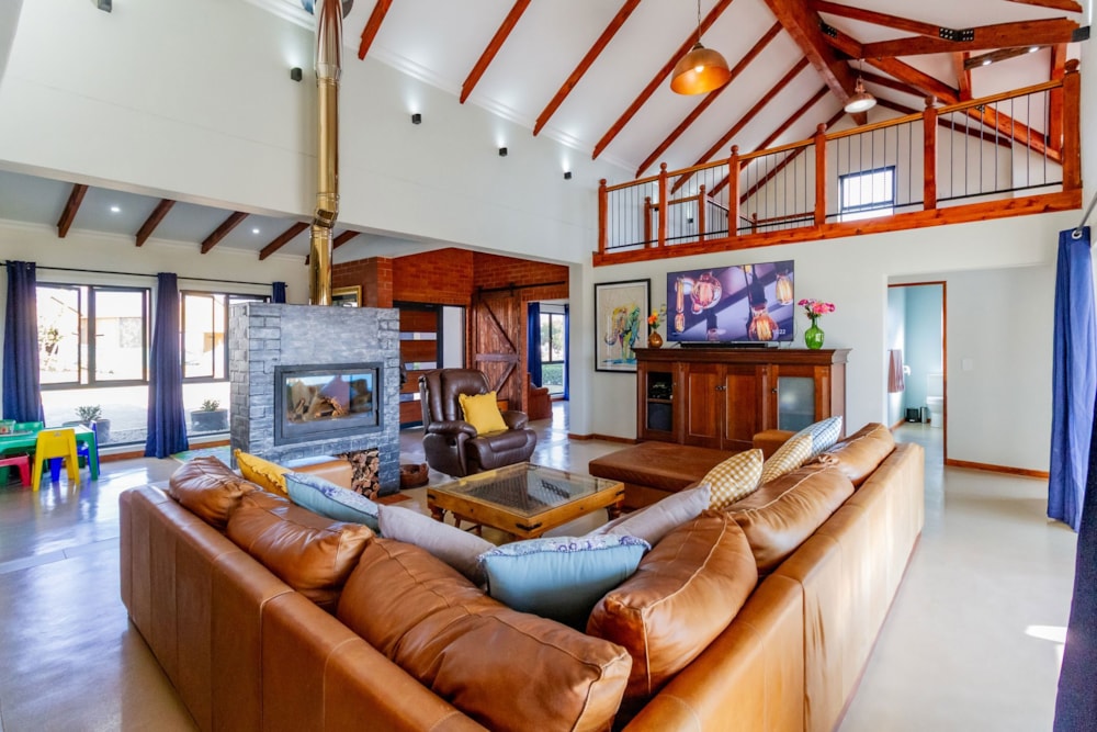 Security estate home for sale in La Camargue - 1HR1710659