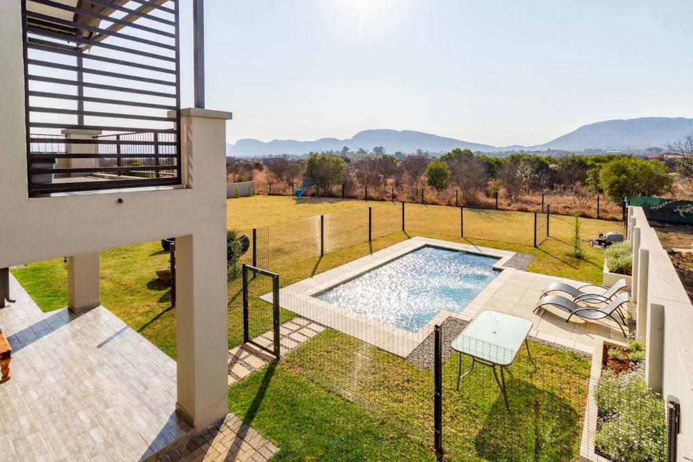 Security estate home for sale in La Camargue - 1HR1710659