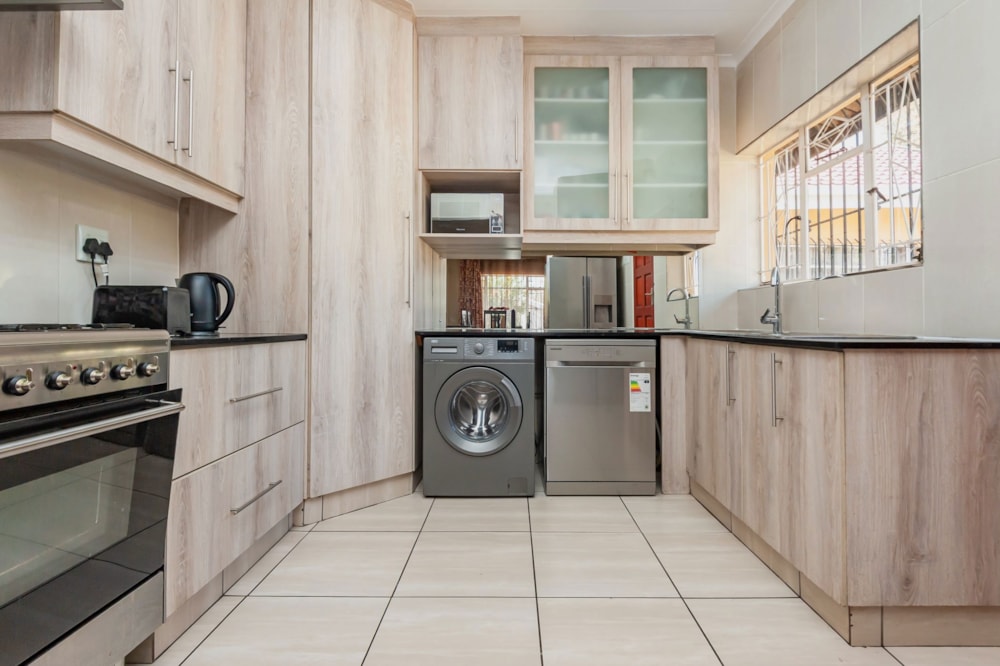 House for sale in Kensington B - RAN1710524 House for sale in Kensington B - RAN1710524