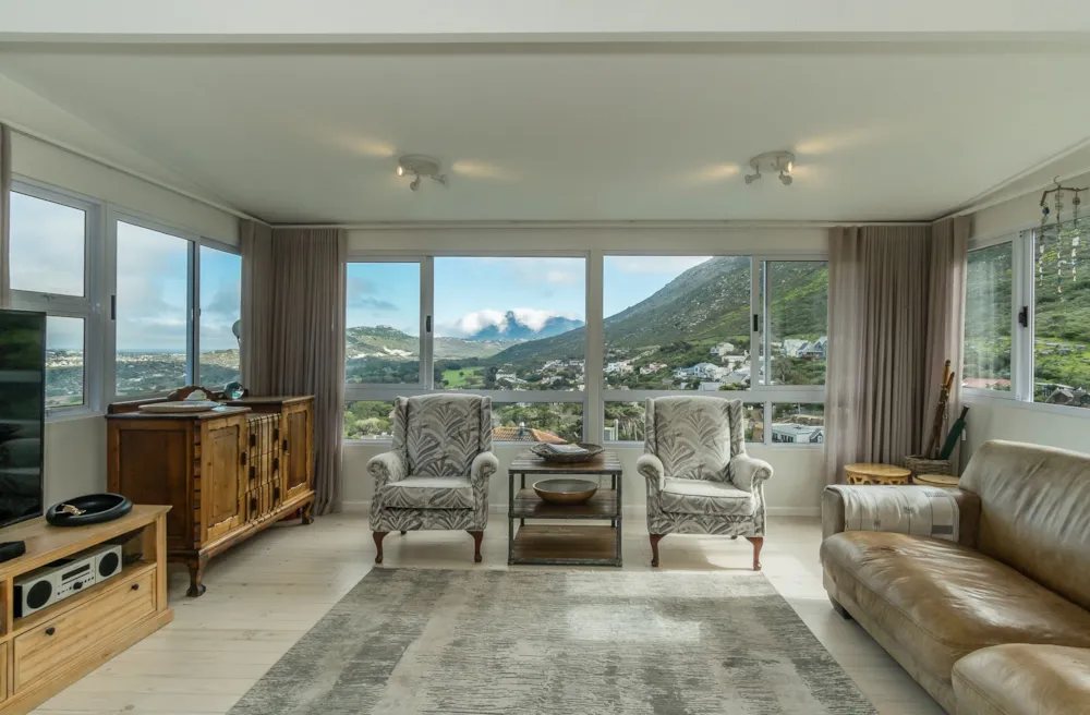 House sold in Clovelly, Cape Town - FH1704220 House sold in Clovelly, Cape Town - FH1704220