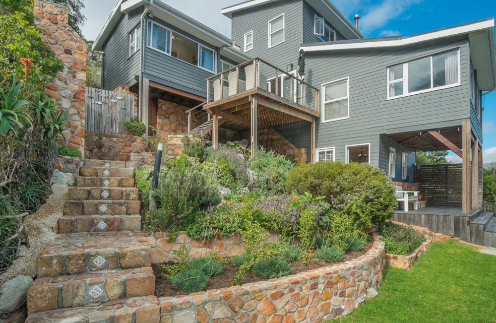 House for sale in Clovelly, Cape Town - FH1704220 House for sale in Clovelly, Cape Town - FH1704220