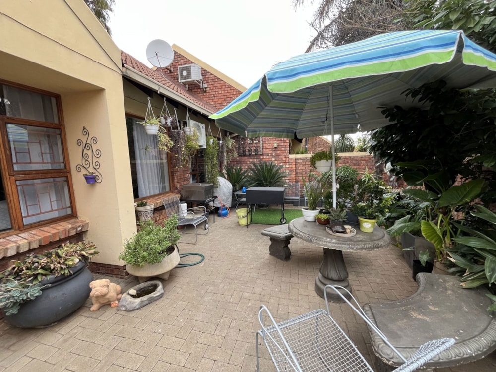 Townhouse for sale in Langenhovenpark - 1BX1711431 Townhouse for sale in Langenhovenpark - 1BX1711431