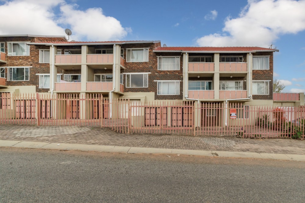 Apartment for sale in Fontainebleau - RAN1711703 Apartment for sale in Fontainebleau - RAN1711703