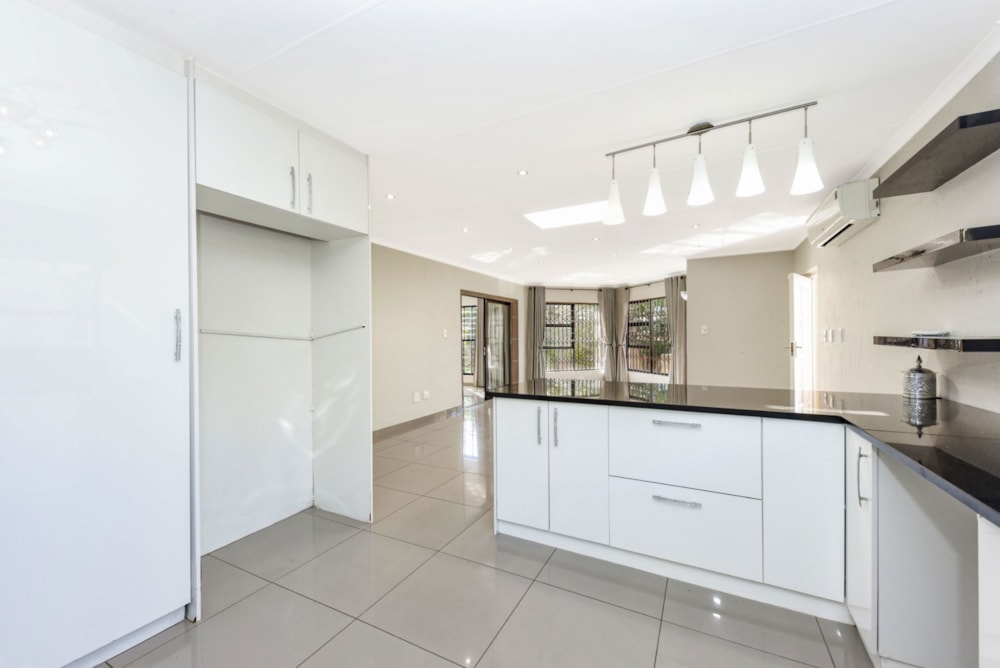 Cluster sold in Sunninghill Gardens - FW1711072 Cluster sold in Sunninghill Gardens - FW1711072