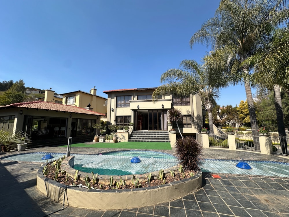 Double-storey cluster for sale in Waterkloof Ridge - PT1710893