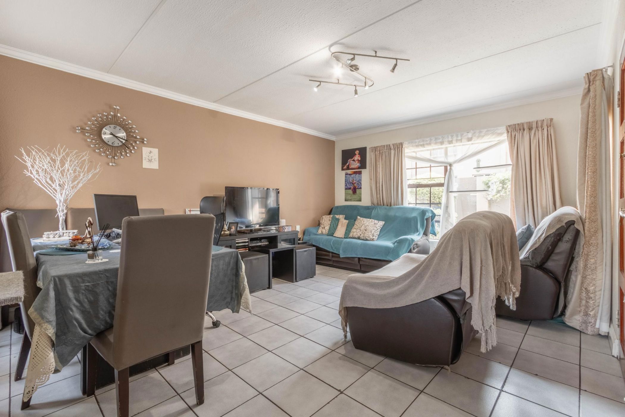 Apartment for sale in Lakefield - EN1714060