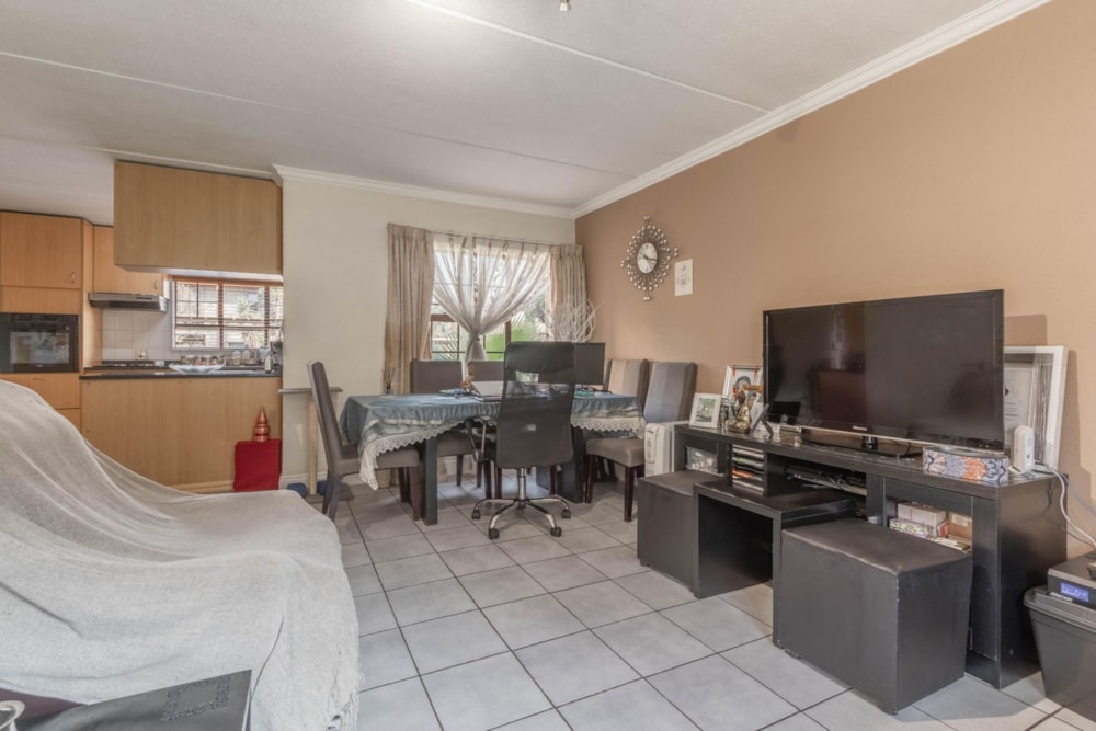 Apartment for sale in Lakefield - EN1714060