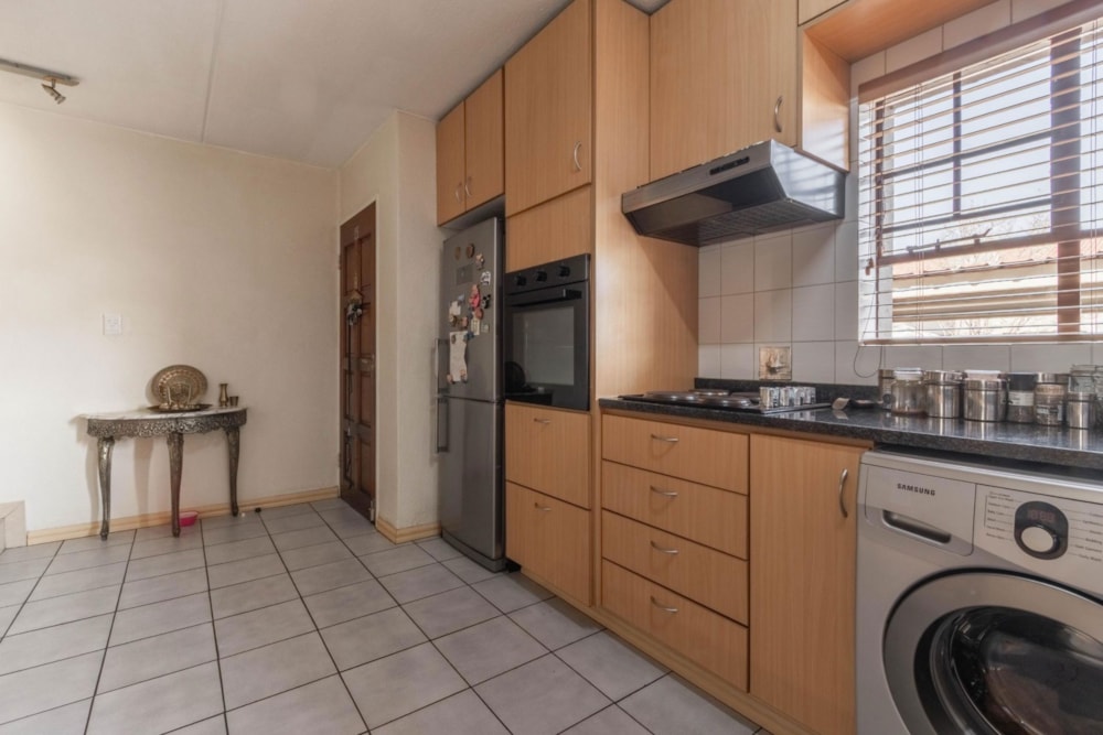 Apartment for sale in Lakefield - EN1714060