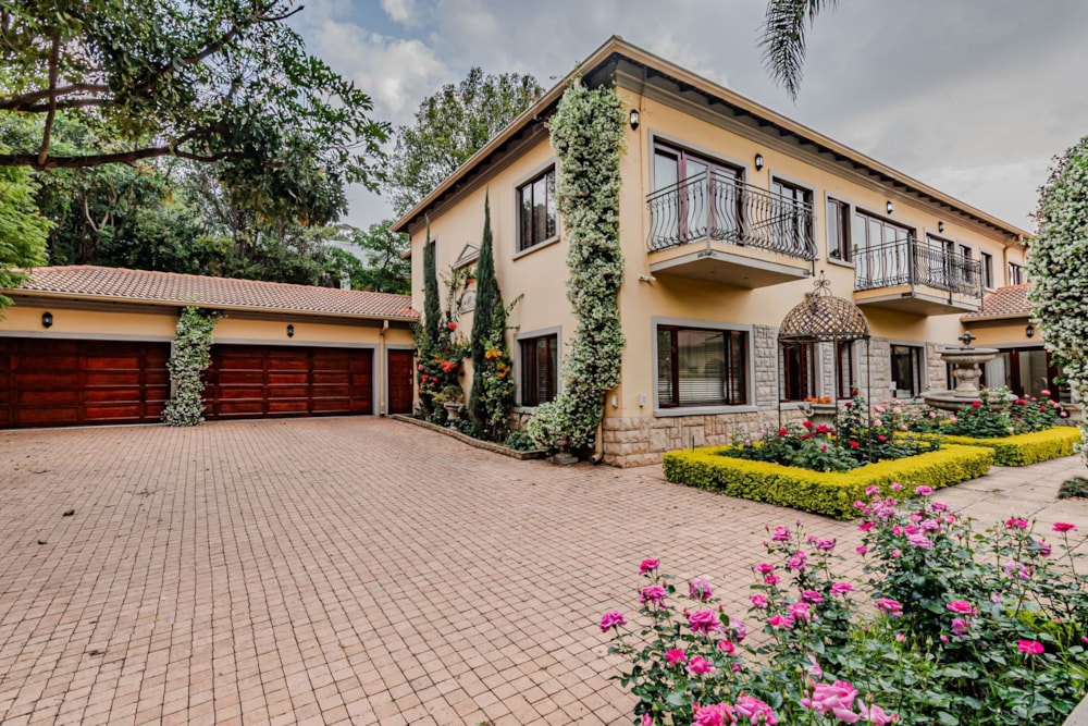 Double-storey house for sale in Waterkloof, Pretoria East - PT1716010 Double-storey house for sale in Waterkloof, Pretoria East - PT1716010