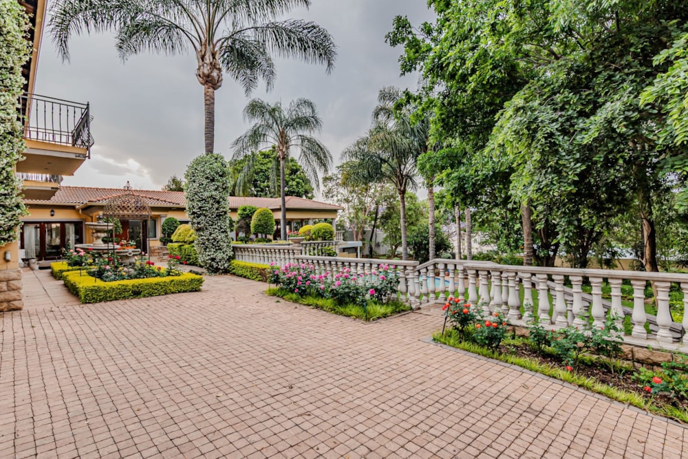 Double-storey house for sale in Waterkloof, Pretoria East - PT1716010 Double-storey house for sale in Waterkloof, Pretoria East - PT1716010