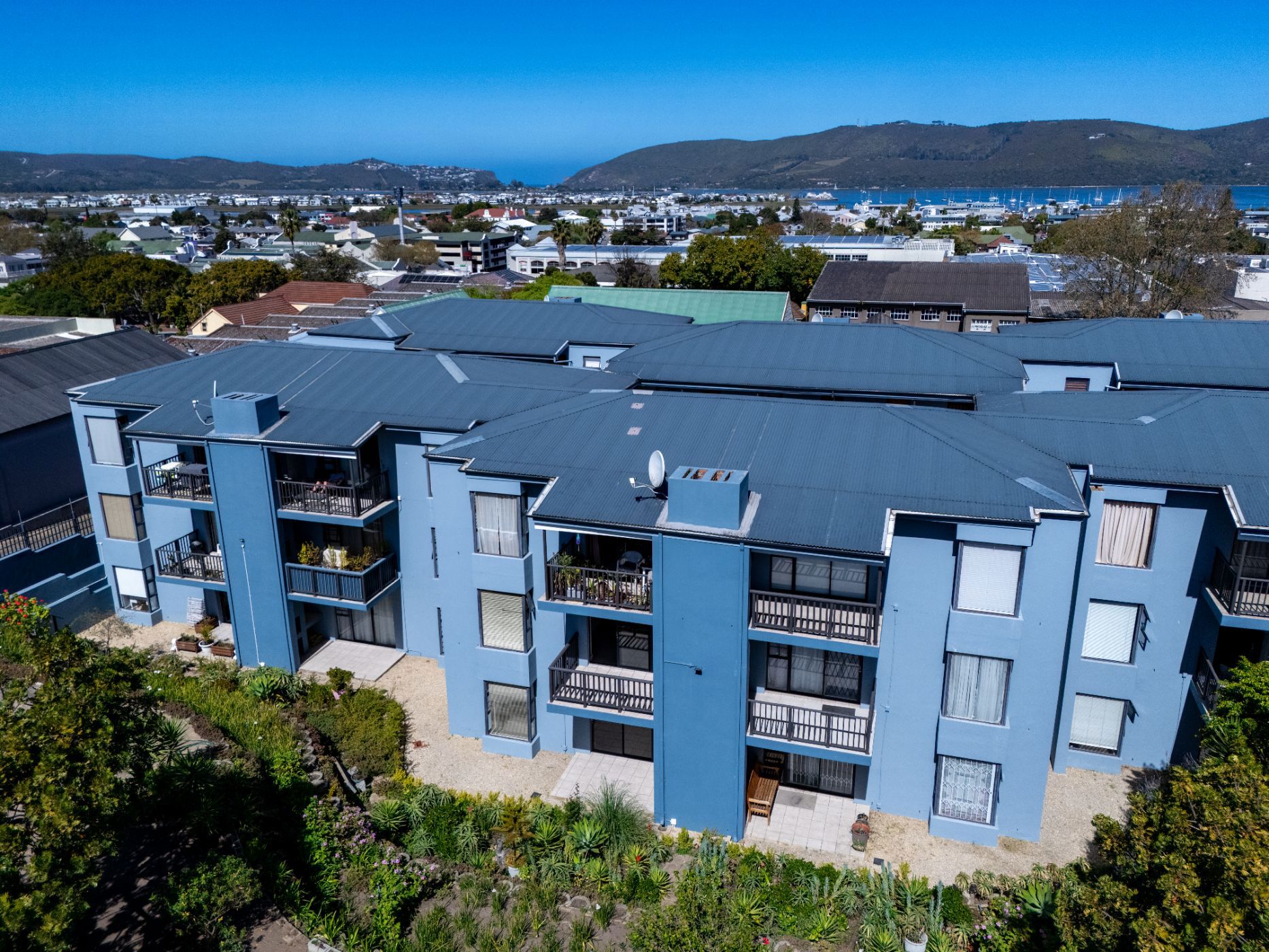 Apartment to rent in Knysna Central - 1KG1721845