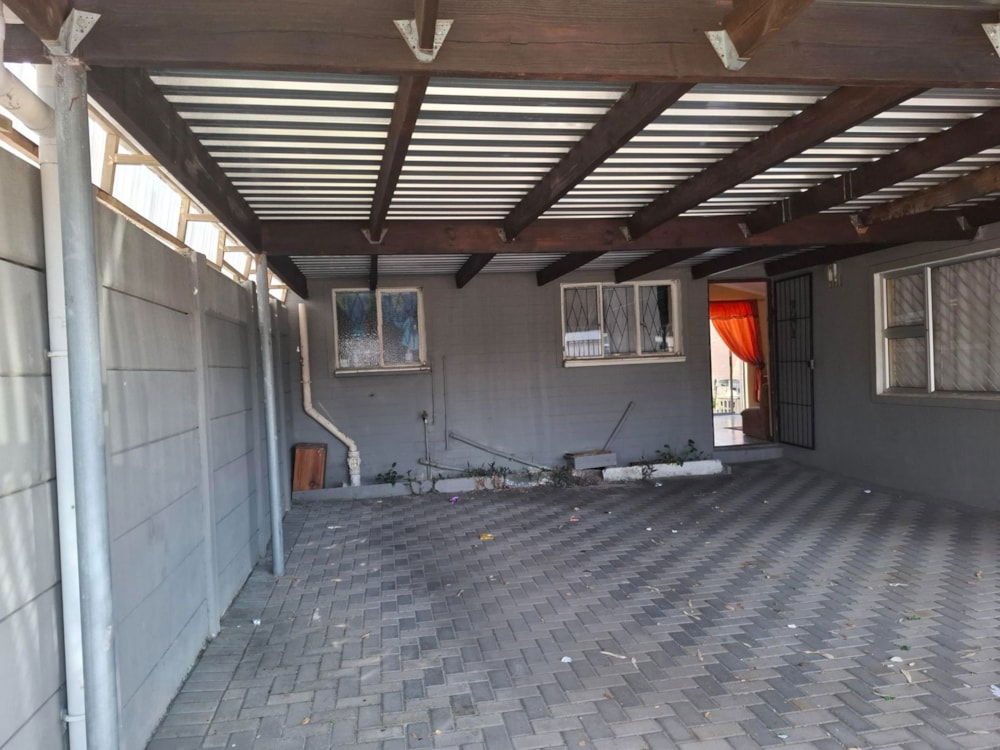 House for sale in Westridge, Mitchells Plain - 1MN1714451