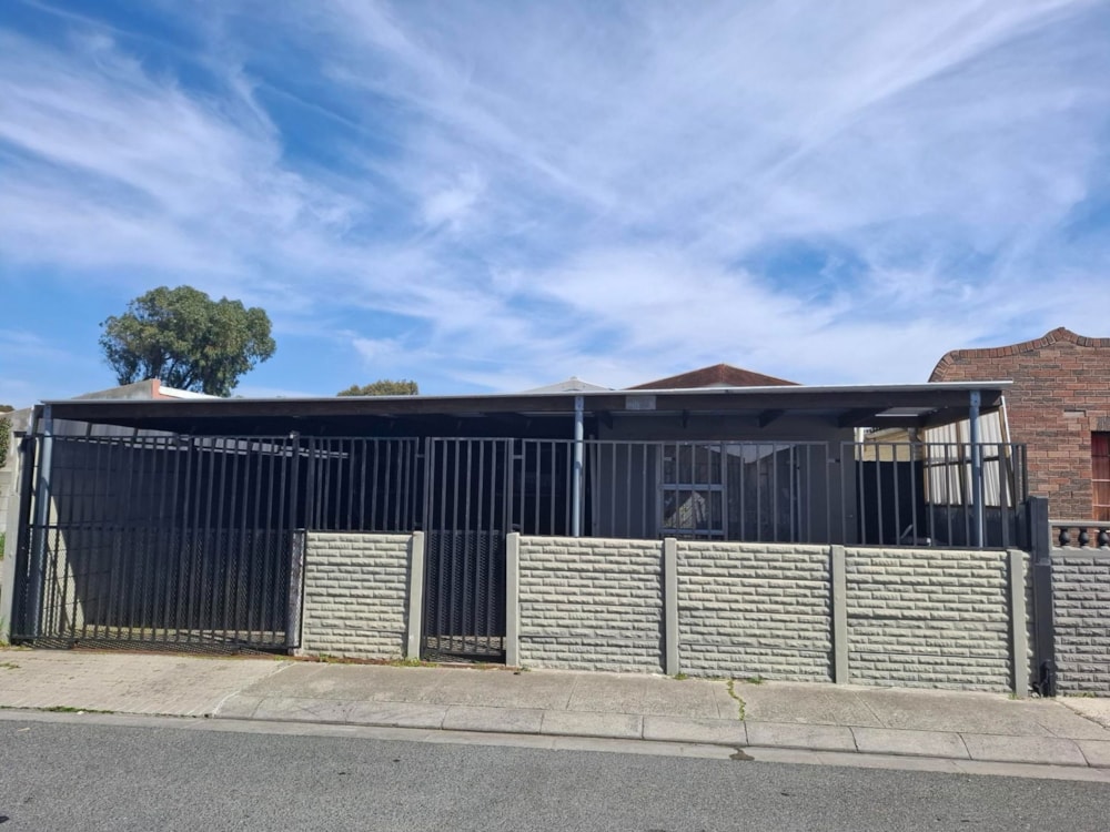 House for sale in Westridge, Mitchells Plain - 1MN1714451 House for sale in Westridge, Mitchells Plain - 1MN1714451